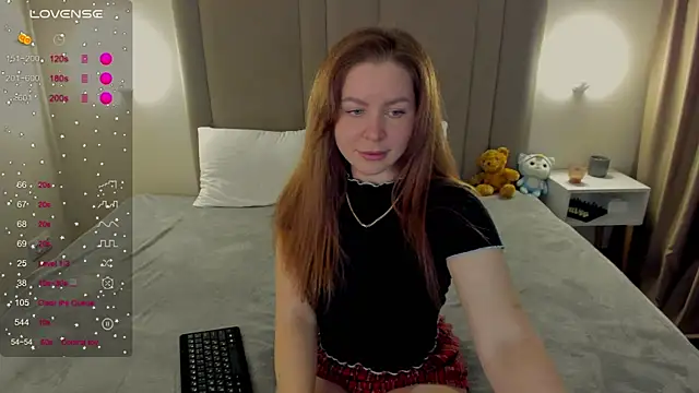 MikaBloom online show from 03.06.26