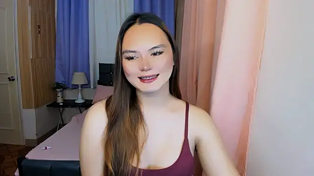 Snapshot of ameliamaureen chatting on 05.18.26 ameliamaureen online show from 05.18.26
