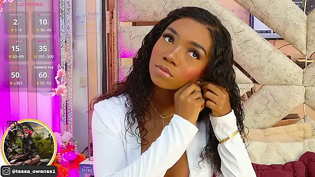 Tessa Owenss online show from 10.22.25