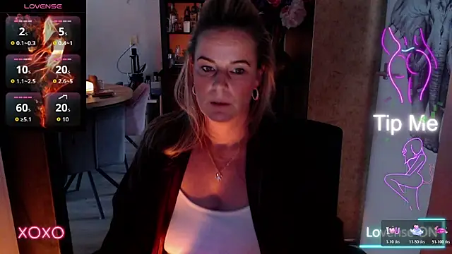 Mrs-Aurora online show from 01.12.26