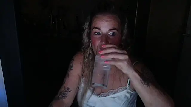 Snapshot of Mrs-Aurora chatting on 05.09.26 Mrs-Aurora online show from 05.09.26