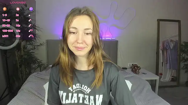 Snapshot of Luna_G0ld chatting on 09.27.25 Luna G0ld online show from 09.27.25