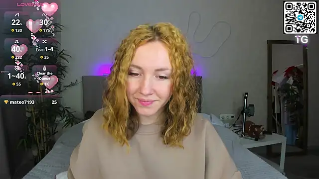 Snapshot of Luna_G0ld chatting on 11.08.25 Luna G0ld online show from 11.08.25