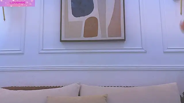 Daisy Price online show from 04.06.26