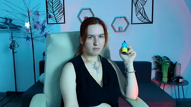RubyHolmess online show from 09.15.25