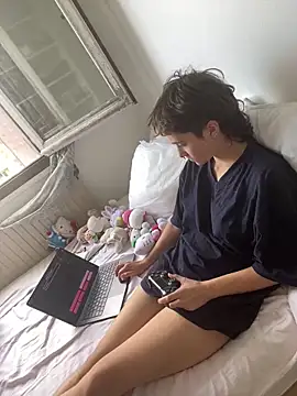 NIQUE TARAXX online show from 09.11.25