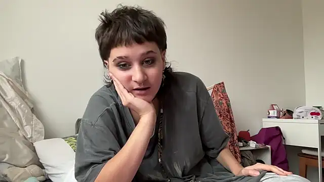 NIQUE TARAXX online show from 10.04.25