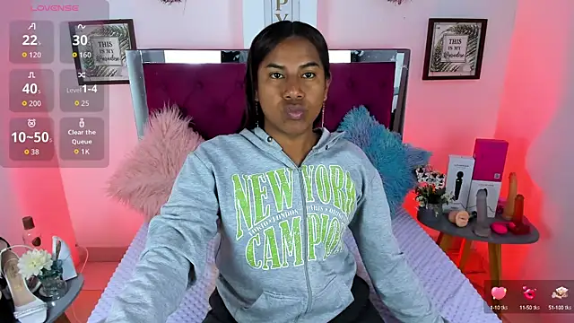 Khloee f w online show from 09.24.25