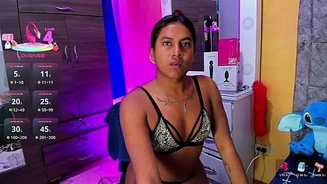 Khloee f w online show from 11.05.25