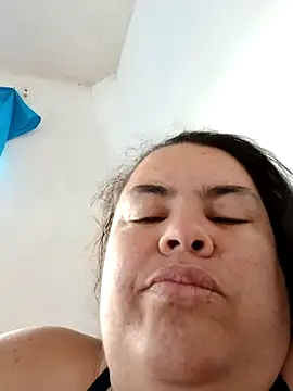 Snapshot of yaneth_ chatting on 09.26.25 yaneth online show from 09.26.25