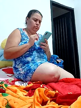 Snapshot of yaneth_ chatting on 09.28.25 yaneth online show from 09.28.25