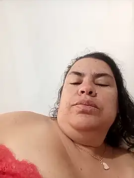 Snapshot of yaneth_ chatting on 10.06.25 yaneth online show from 10.06.25