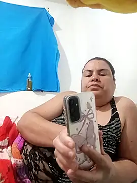 Snapshot of yaneth_ chatting on 10.10.25 yaneth online show from 10.10.25