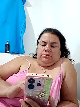 Snapshot of yaneth_ chatting on 10.19.25 yaneth online show from 10.19.25