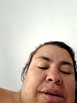 Snapshot of yaneth_ chatting on 10.21.25 yaneth online show from 10.21.25