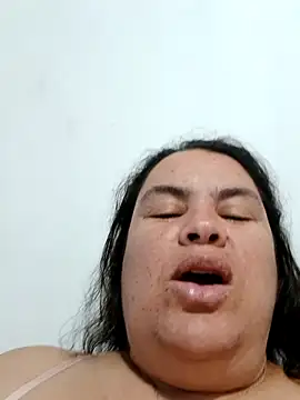 Snapshot of yaneth_ chatting on 11.03.25 yaneth online show from 11.03.25