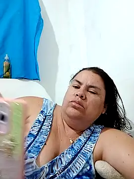 Snapshot of yaneth_ chatting on 11.05.25 yaneth online show from 11.05.25