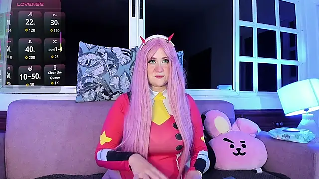 Snapshot of harimoon1 chatting on 10.28.25 harimoon1 online show from 10.28.25