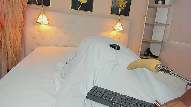 Cinnamon Star online show from 02.07.26