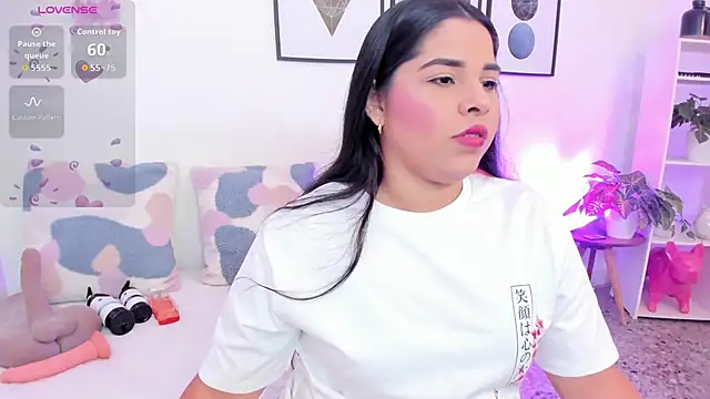 Snapshot of yunna7 chatting on 11.08.25 yunna7 online show from 11.08.25