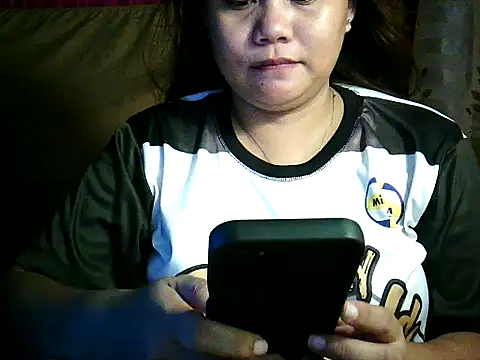 Snapshot of yuana25 chatting on 10.29.25 yuana25 online show from 10.29.25