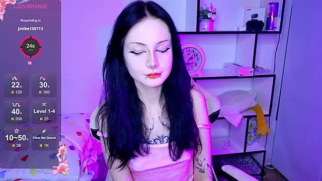 Snapshot of MiaScarlettt chatting on 11.13.25 MiaScarlettt online show from 11.13.25