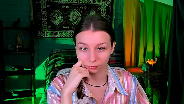 JulieDaniel online show from 11.18.25