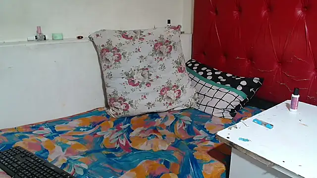 Snapshot of SexyChantyBabe25 chatting on 02.18.26 SexyChantyBabe25 online show from 02.18.26