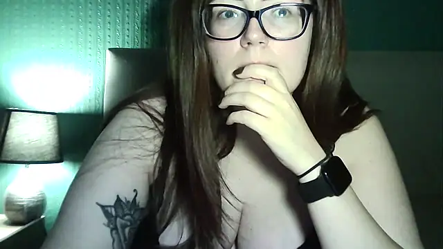 Curvy-BellaX online show from 09.28.25