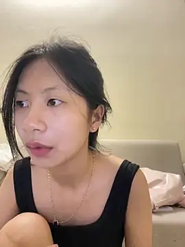 Snapshot of Lil-Gi chatting on 10.04.25 Lil-Gi online show from 10.04.25