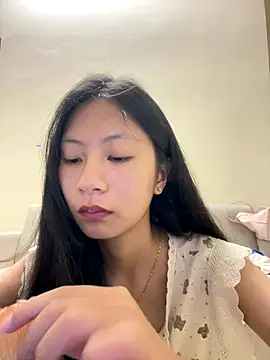 Snapshot of Lil-Gi chatting on 10.10.25 Lil-Gi online show from 10.10.25