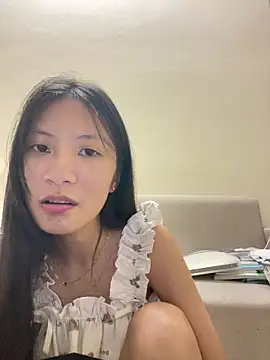 Snapshot of Lil-Gi chatting on 10.30.25 Lil-Gi online show from 10.30.25