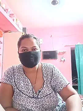 Snapshot of biggbobbsgirl chatting on 09.28.25 biggbobbsgirl online show from 09.28.25