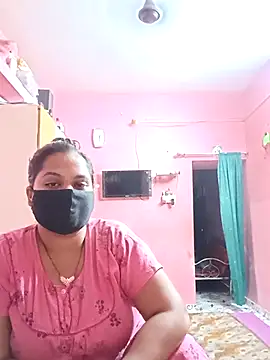 Snapshot of biggbobbsgirl chatting on 10.11.25 biggbobbsgirl online show from 10.11.25