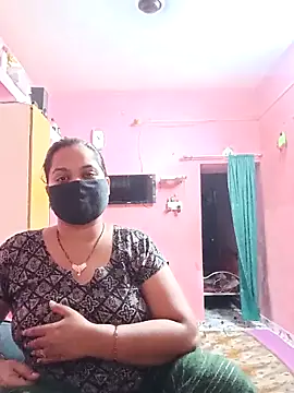 Snapshot of biggbobbsgirl chatting on 10.18.25 biggbobbsgirl online show from 10.18.25