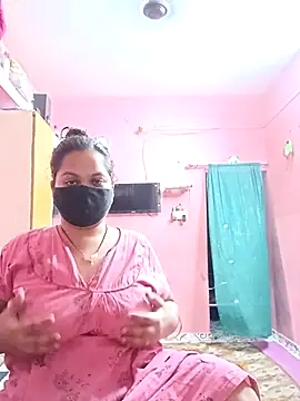 Snapshot of biggbobbsgirl chatting on 10.20.25 biggbobbsgirl online show from 10.20.25