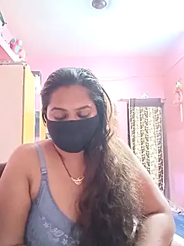 Snapshot of biggbobbsgirl chatting on 02.08.26 biggbobbsgirl online show from 02.08.26