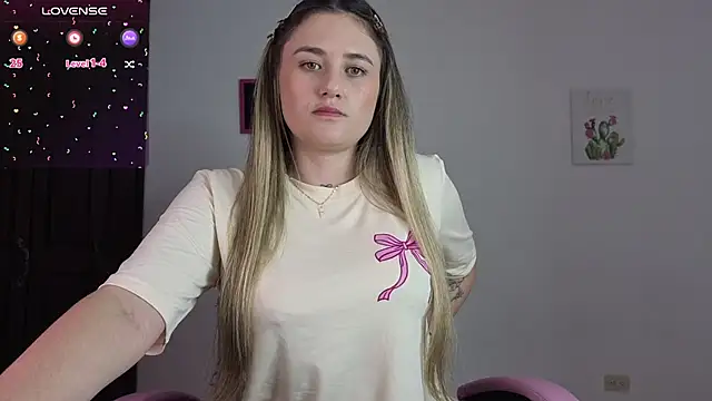 Veronika  Winslow  online show from 11.04.25