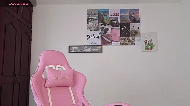 Veronika  Winslow  online show from 02.24.26