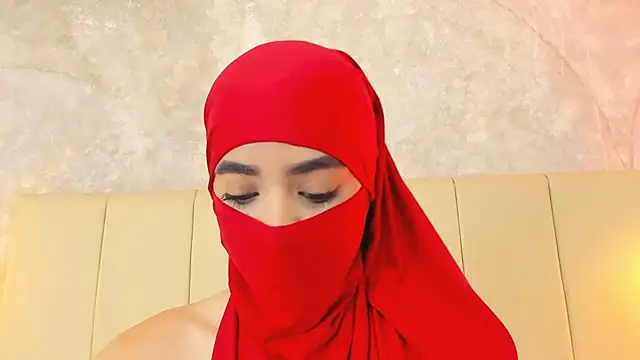 Snapshot of nayiraa_ chatting on 05.12.26 nayiraa online show from 05.12.26
