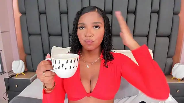 LisaMendez online show from 10.31.25