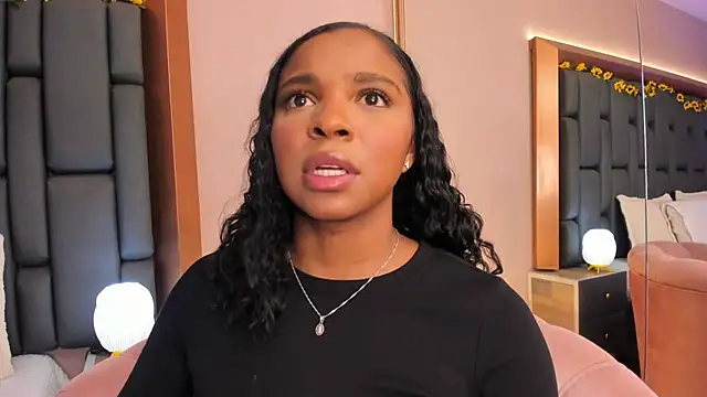 LisaMendez online show from 12.18.25