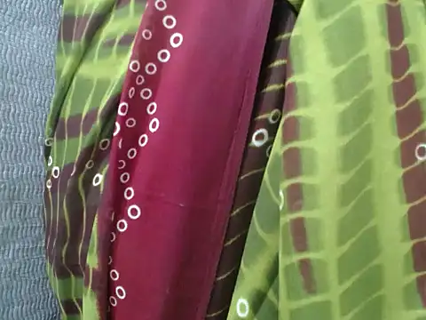 Nova  Leigh online show from 11.02.25