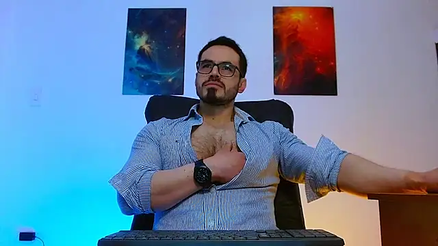 Snapshot of Axel_Lover chatting on 10.29.25 Axel Lover online show from 10.29.25