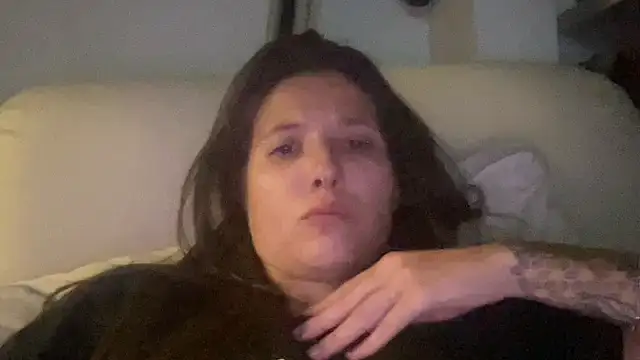 Snapshot of dddasani chatting on 10.15.25 dddasani online show from 10.15.25