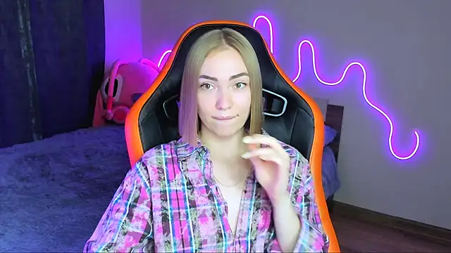 LaraKrein lk online show from 10.16.25