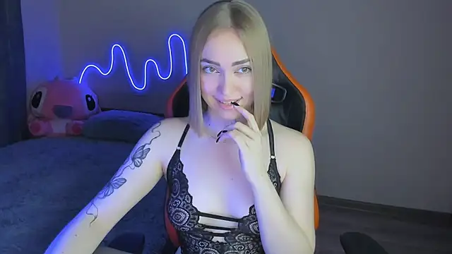 LaraKrein lk online show from 11.13.25