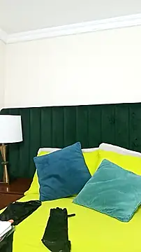 Snapshot of kiraGeiner chatting on 11.06.25 kiraGeiner online show from 11.06.25