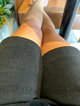 sharon-Hanna online show from 12.21.25