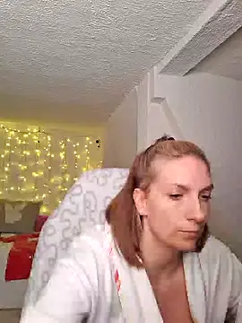 SexyJulia21 online show from 12.12.24